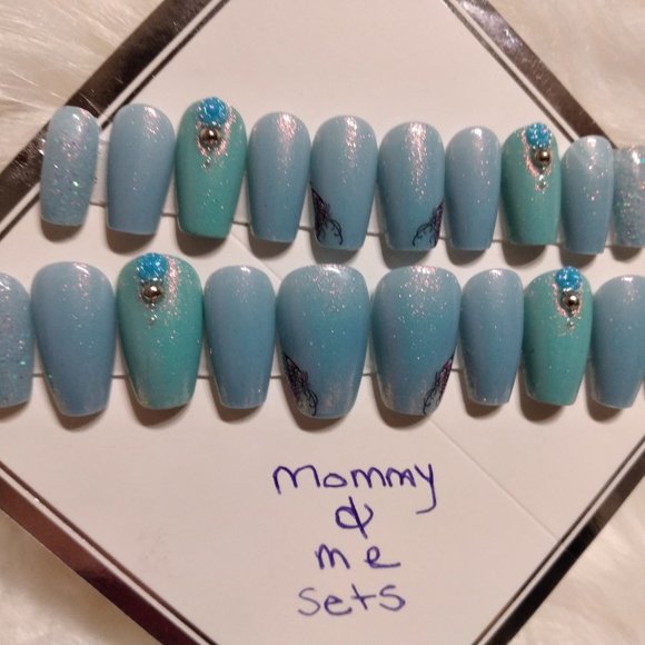 Blue and Green mommy n me press on Nails - Picture 1 of 1